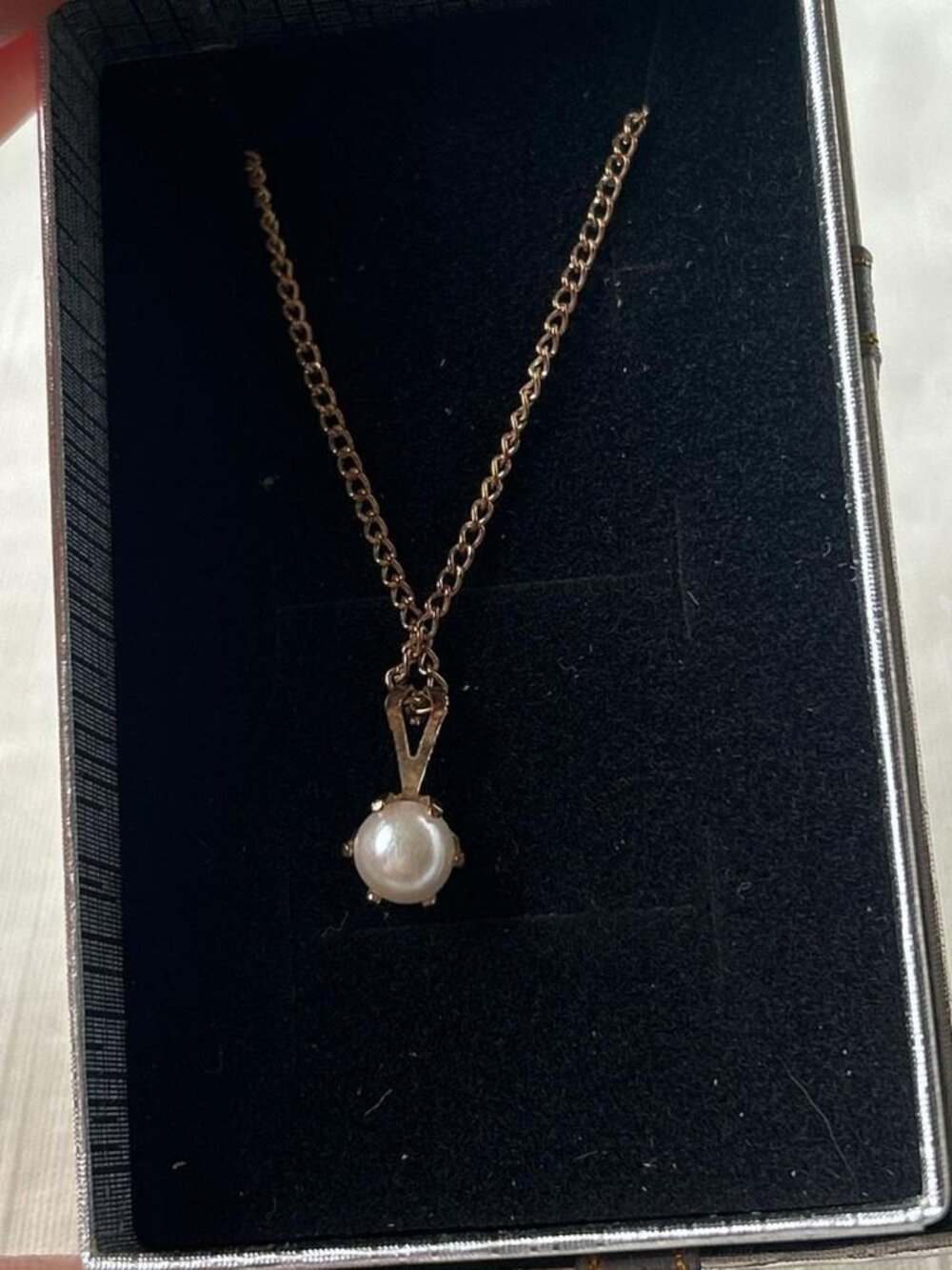 Gold Faux Pearl Pendant Necklace Costume Jewelry